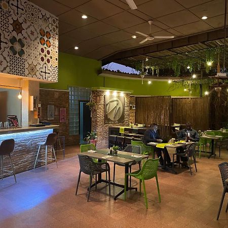 Planet Hotel Hollybum Lubumbashi 外观 照片
