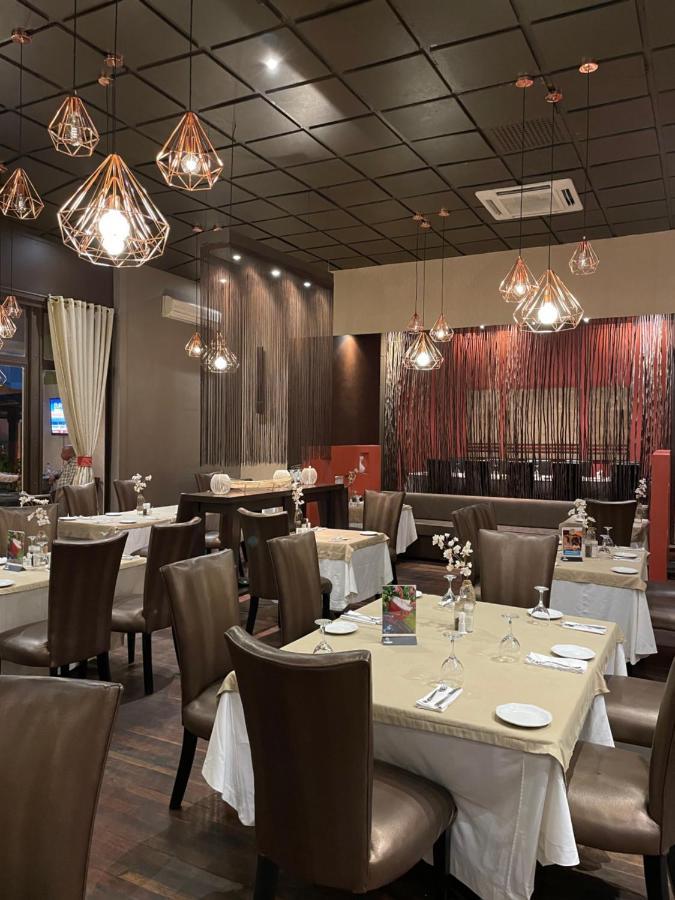 Planet Hotel Hollybum Lubumbashi 外观 照片