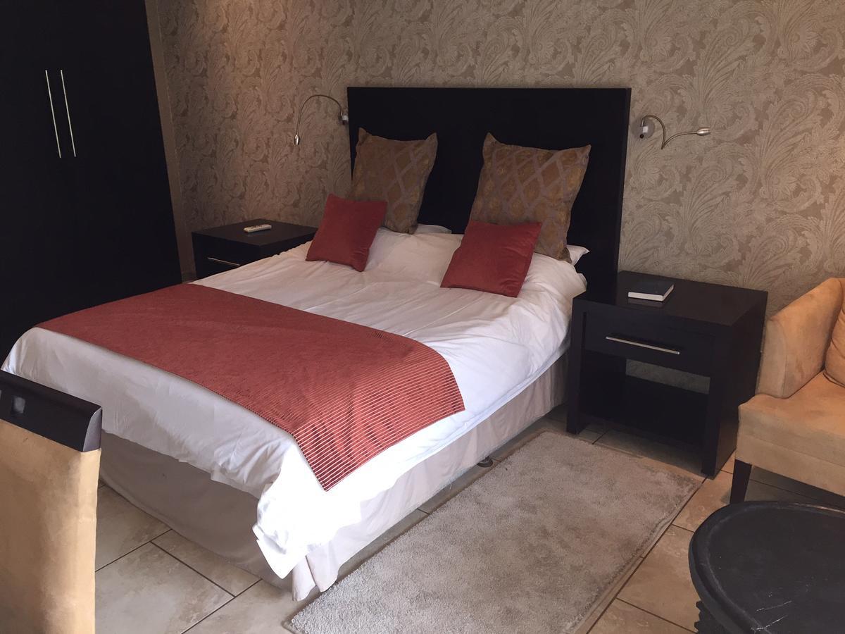 Planet Hotel Hollybum Lubumbashi 外观 照片
