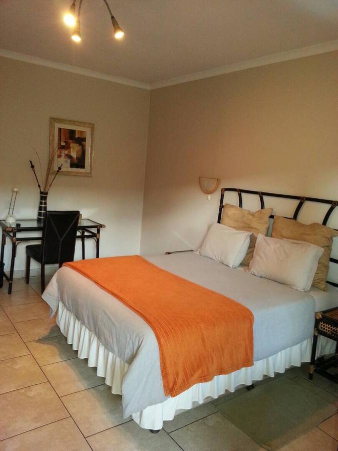 Planet Hotel Hollybum Lubumbashi 外观 照片